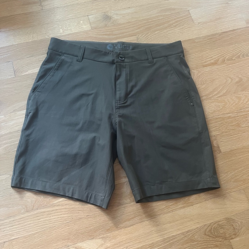 Vuori Men's dark olive Flat Front 8”Shorts